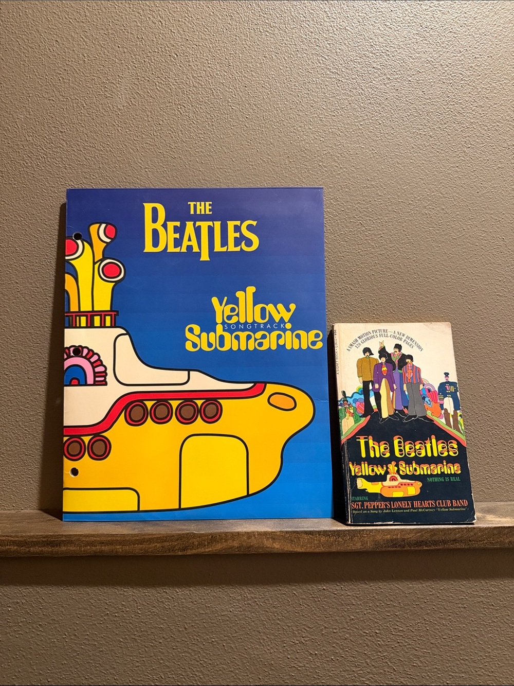 Vtg The Beatles Yellow Submarine Folder & Yellow Submarine by Max Wilk 1968 Book
